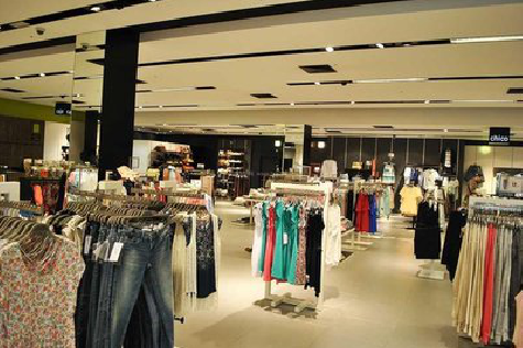 富源商场里的店面怎么装修？